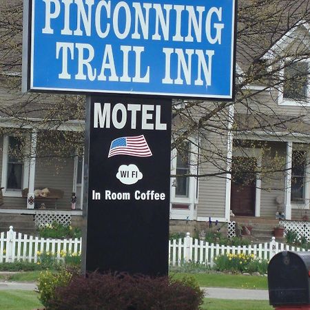Pinconning Trail Inn Motel Buitenkant foto