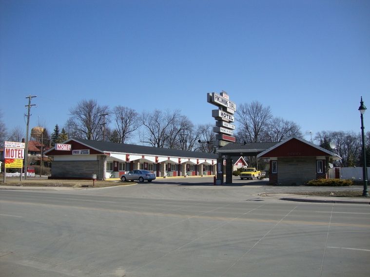 Pinconning Trail Inn Motel Buitenkant foto