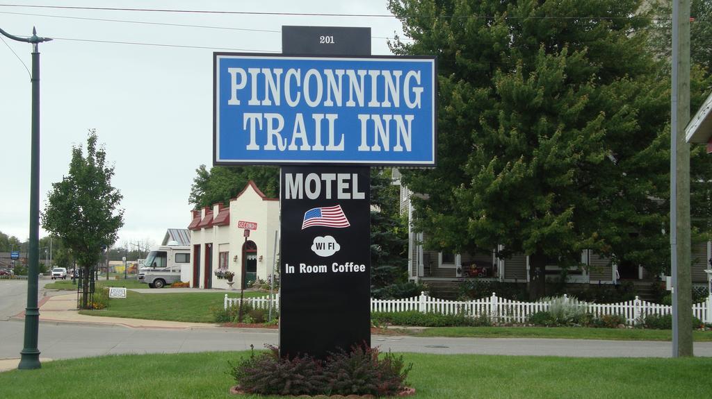 Pinconning Trail Inn Motel Buitenkant foto