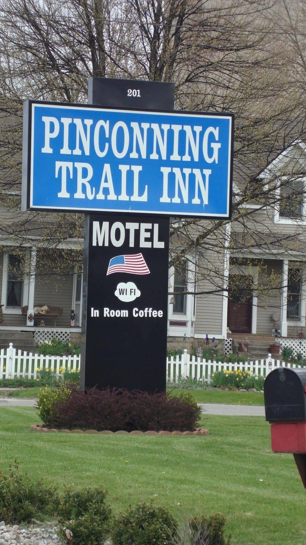 Pinconning Trail Inn Motel Buitenkant foto