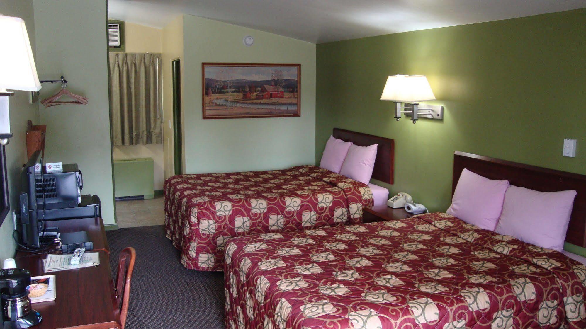 Pinconning Trail Inn Motel Buitenkant foto